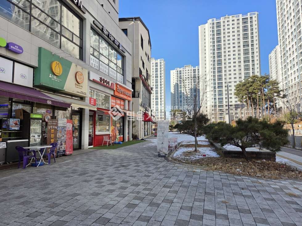 경기 평택시 동삭동 1층, 12평, 2124세대 대단지 더샵지제역센트럴파크1단지 정문 앞 월세 매물번호 10733 사진 4